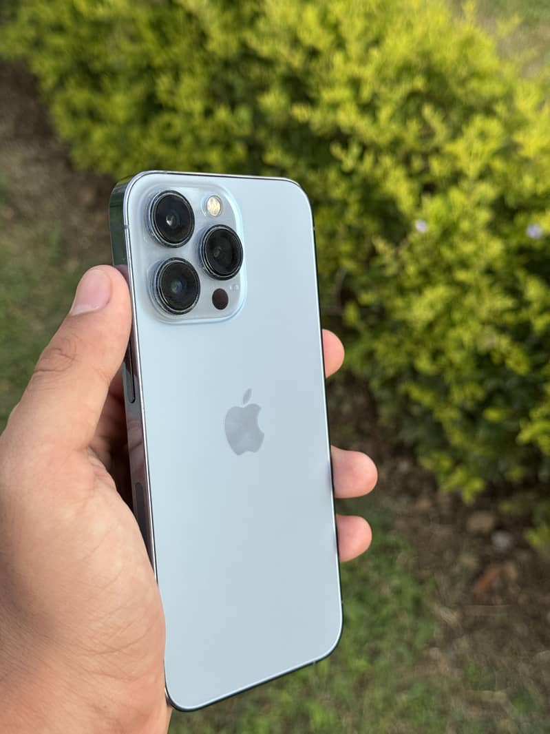 Apple iPhone 13 Pro 4