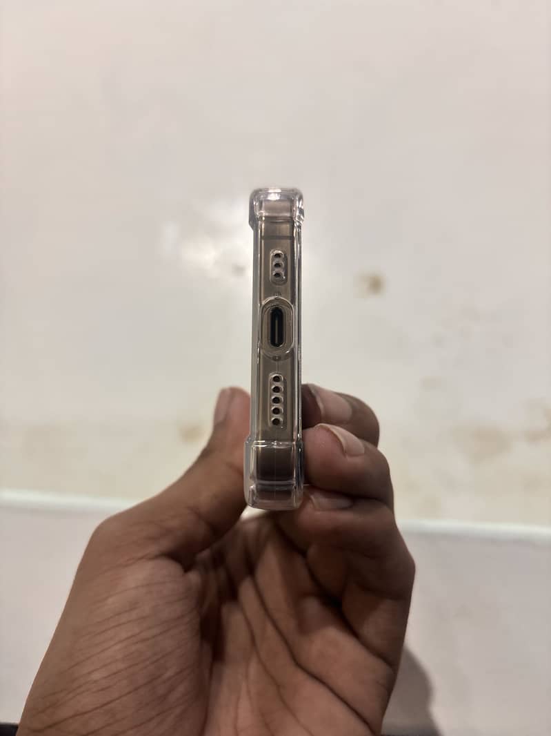 Apple iPhone 16 Pro 5