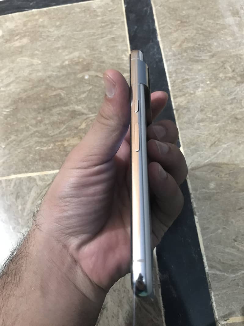 Google Pixel 8 Pro 4
