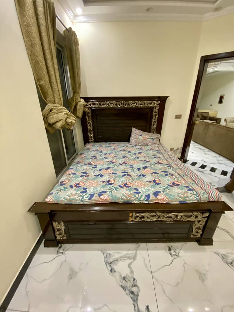 KING BEDS AND dining and sofass 10