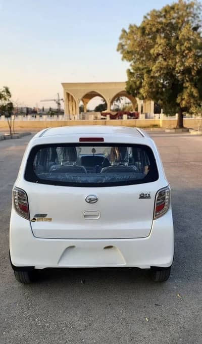 Daihatsu Mira 2015