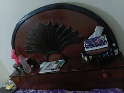 Walnut wood bed