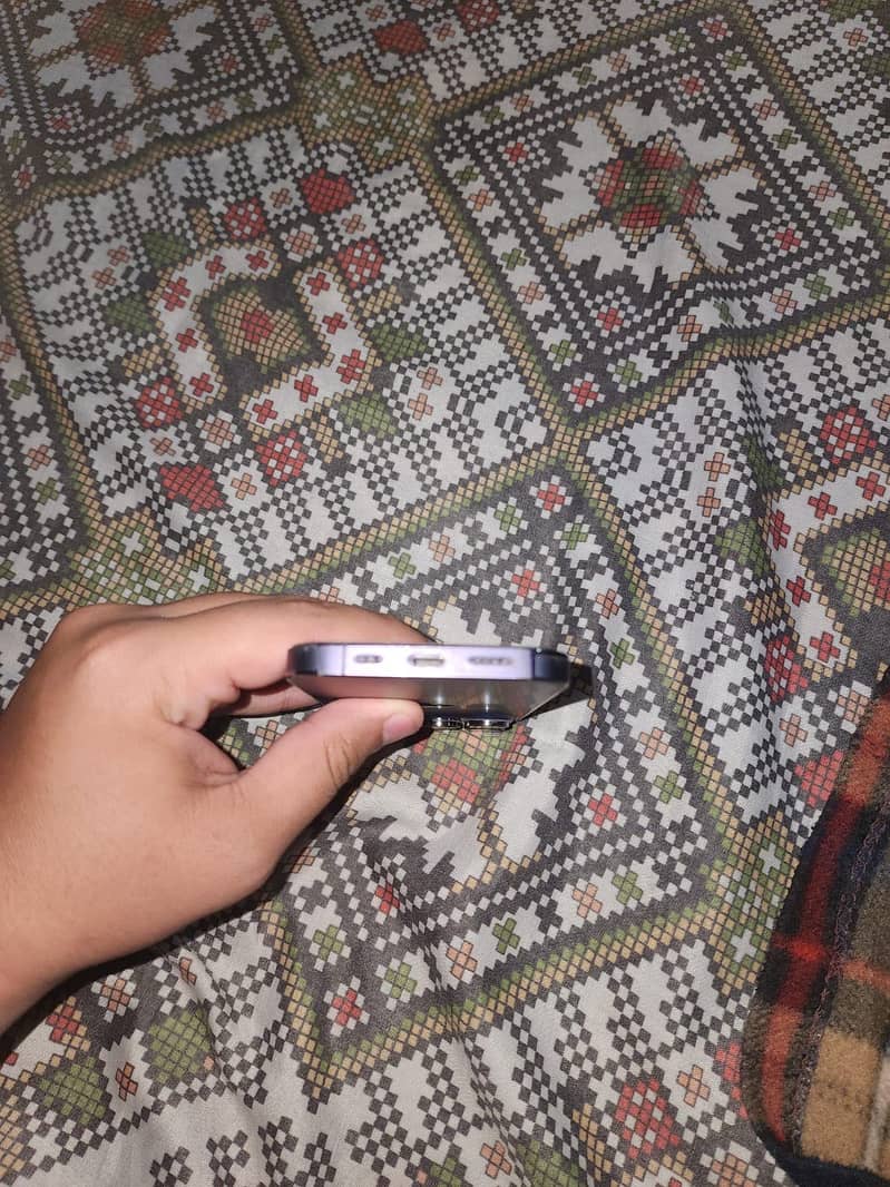 Apple iPhone 14 Pro 1