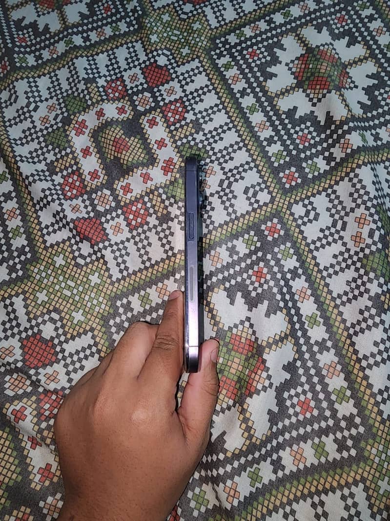 Apple iPhone 14 Pro 2