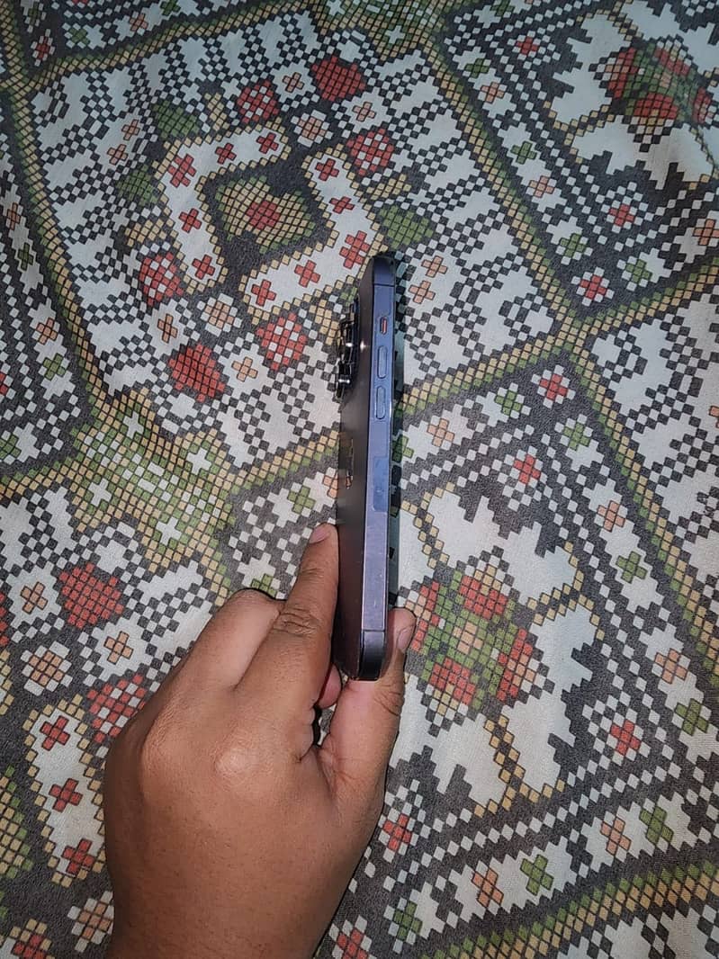 Apple iPhone 14 Pro 4
