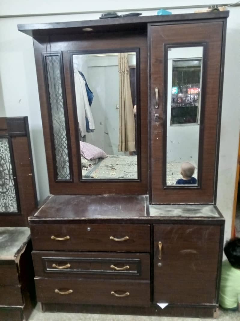 Dressing Table + Side Tables 0