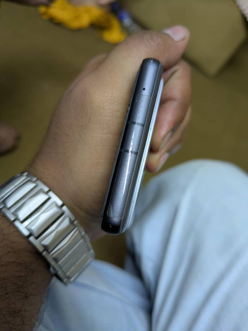 Google Pixel 7a 5
