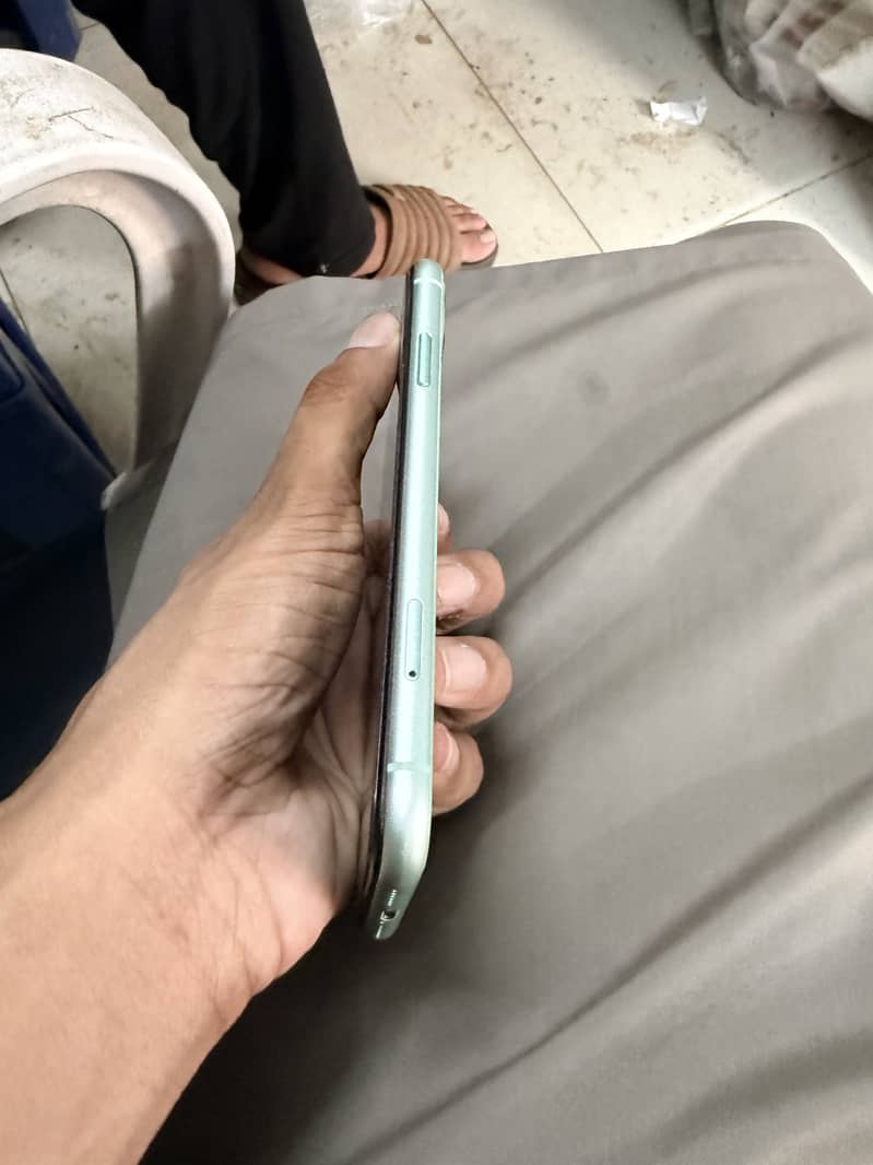 Apple iPhone 11 2