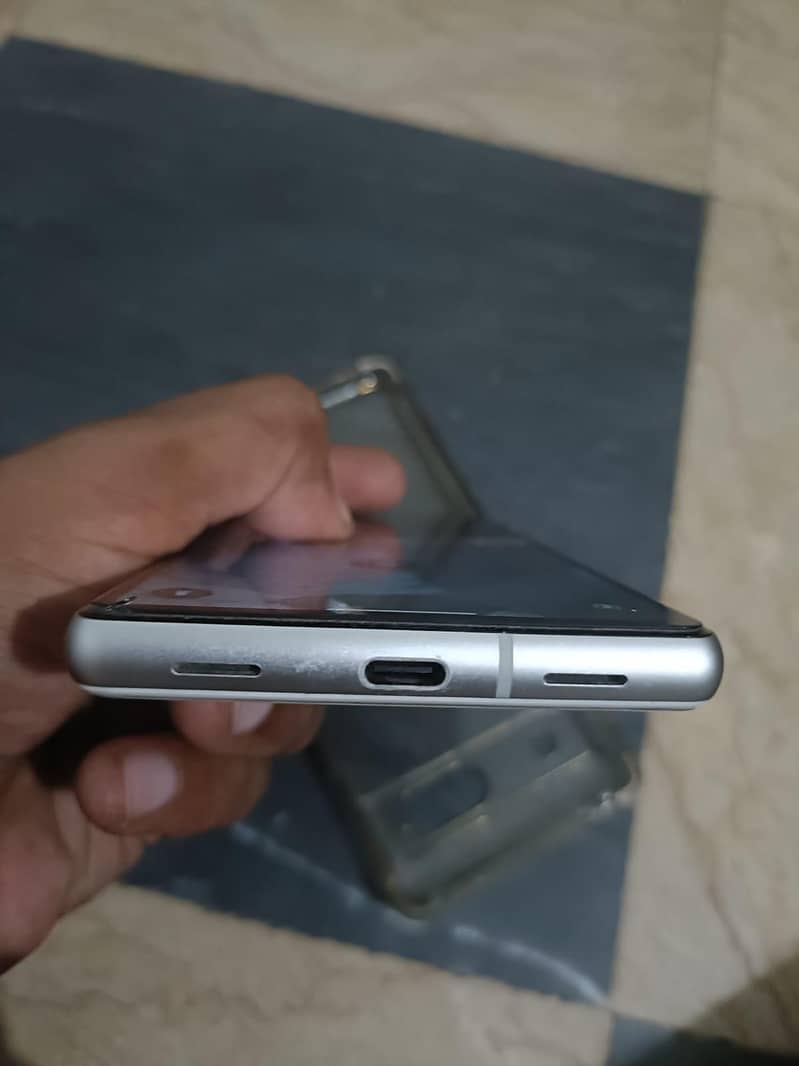 Google Pixel 7a 5