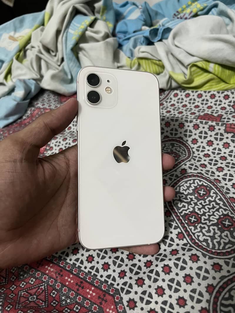 Apple iPhone 12 1