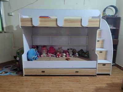 kids bed ( bunk bed )