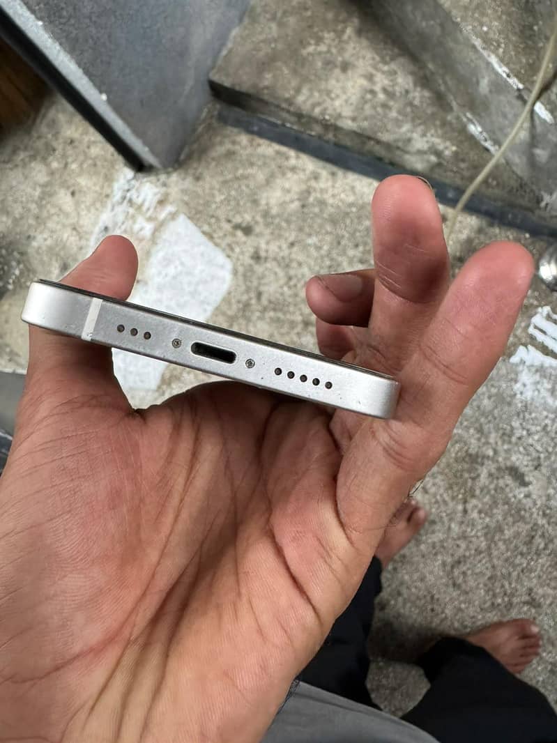 Apple iPhone 12 3