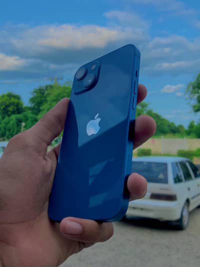 Apple iPhone 13