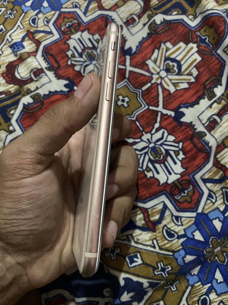 Apple iPhone 8 5