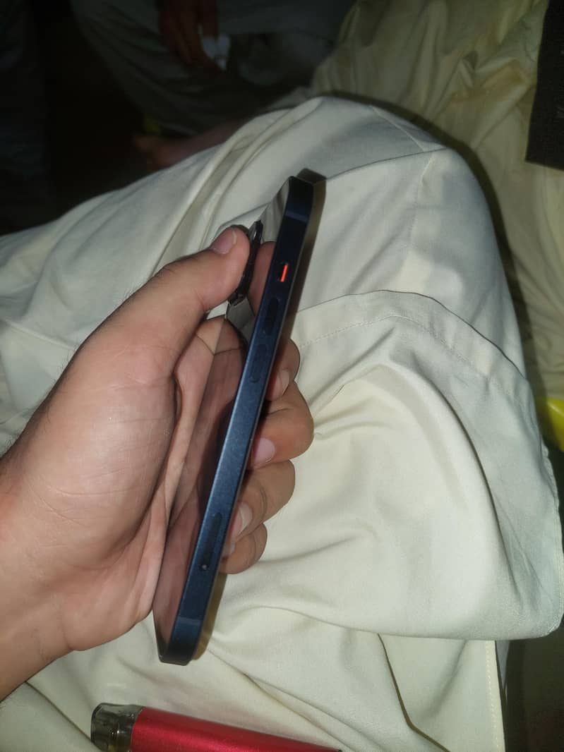 Apple iPhone 13 3