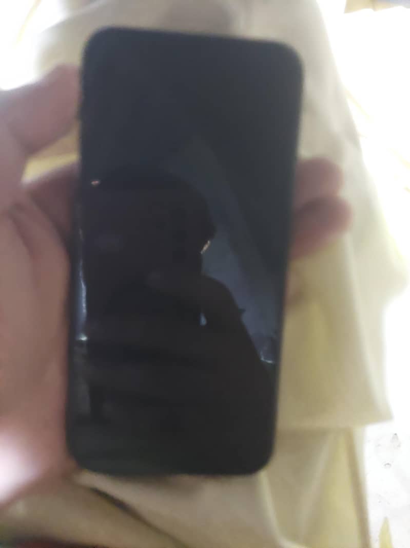 Apple iPhone 13 6