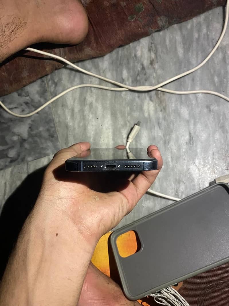 Apple iPhone 13 Pro 1