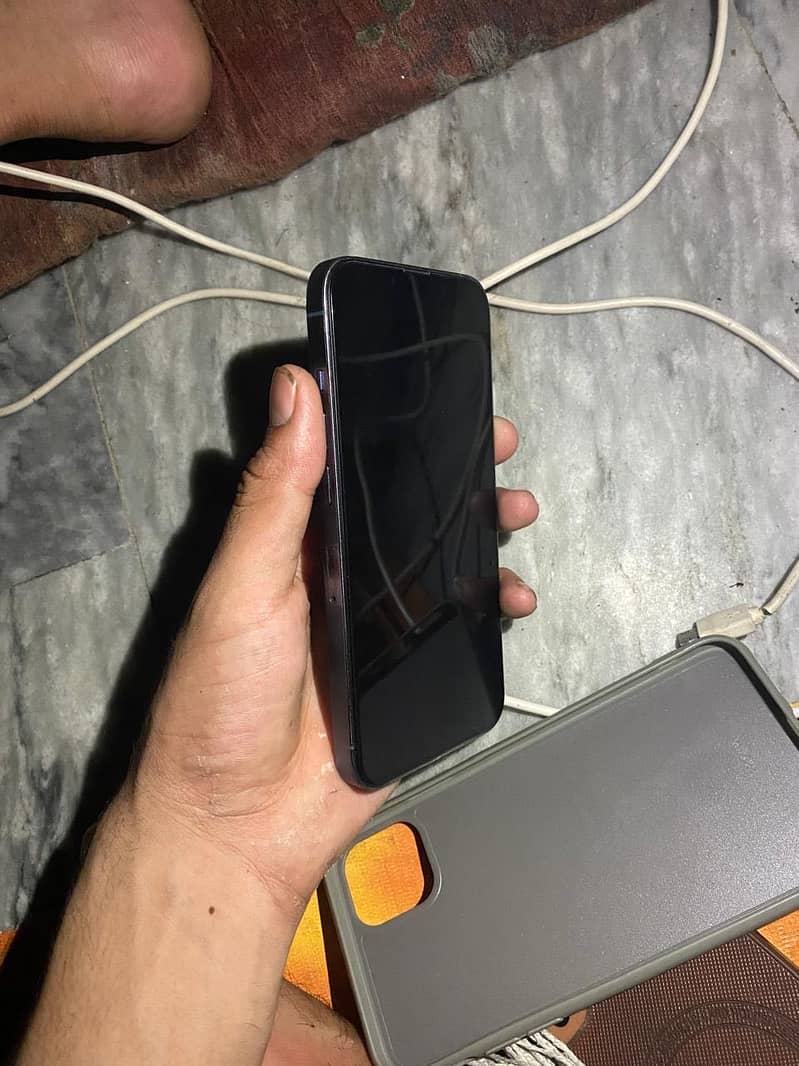 Apple iPhone 13 Pro 8