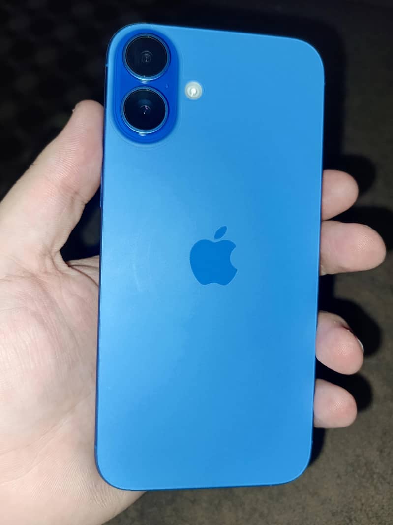 Apple iPhone 16 Plus 0
