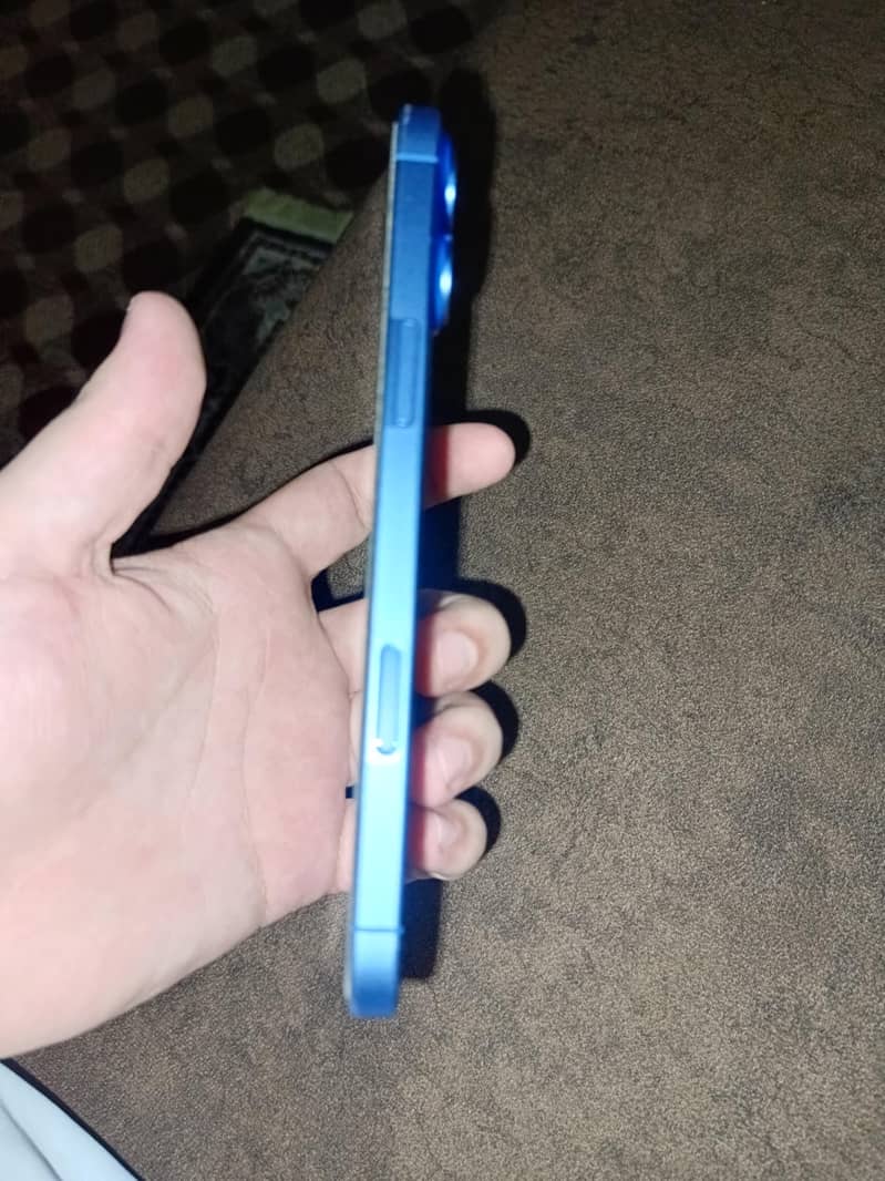 Apple iPhone 16 Plus 2