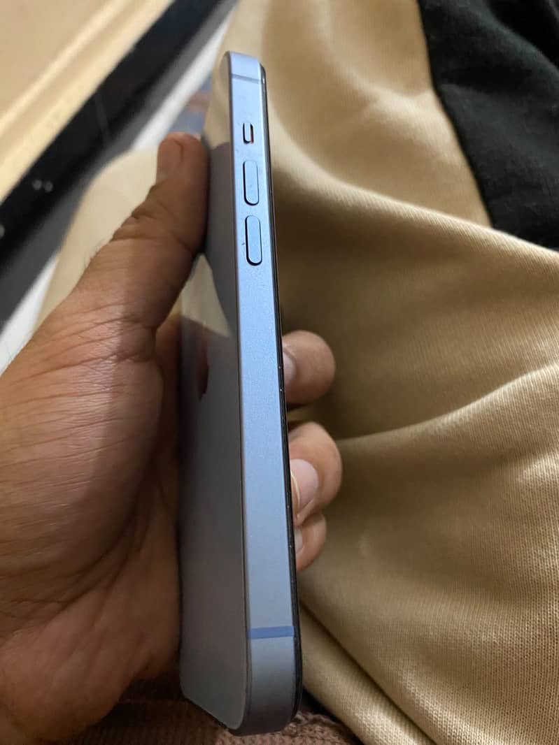Apple iPhone 14 5