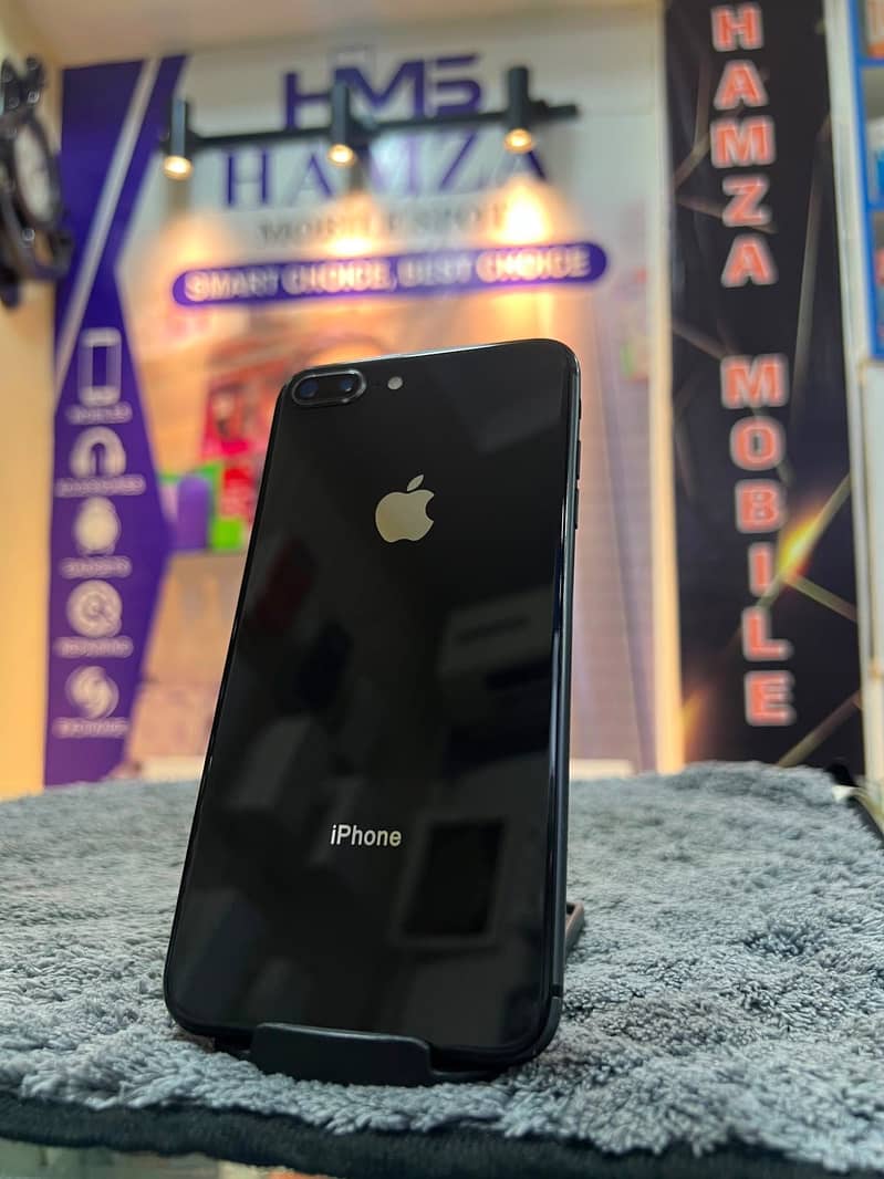 Apple iPhone 8 Plus 3
