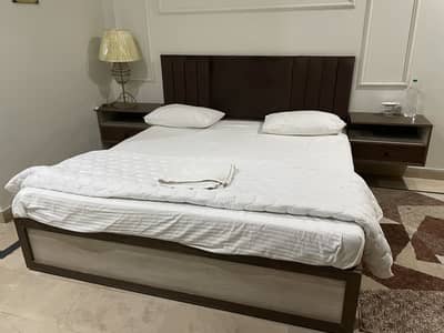 Bed king size + back + mattress +  side table