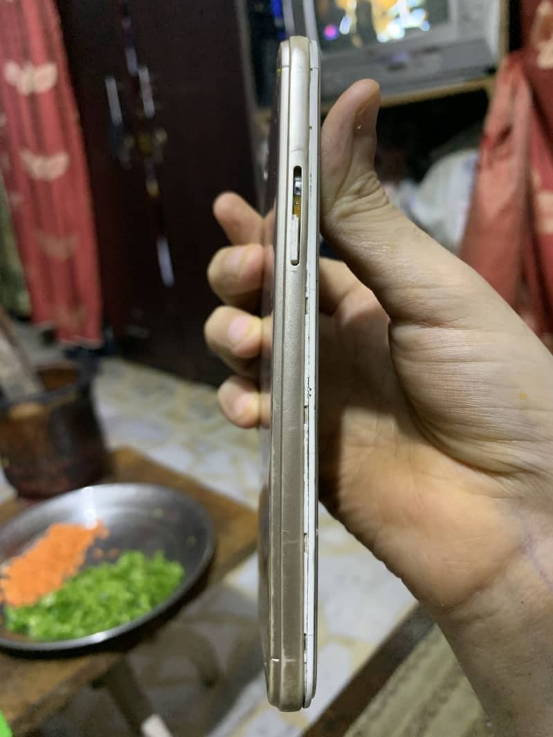 OPPO A57 2