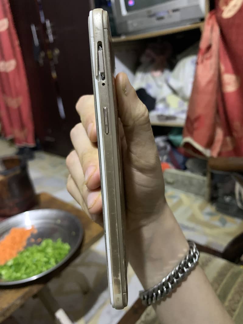 OPPO A57 3