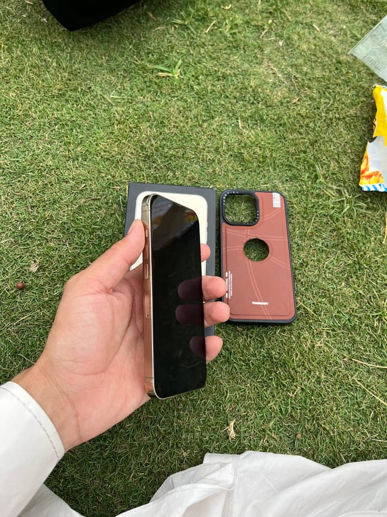 Apple iPhone 13 Pro 4