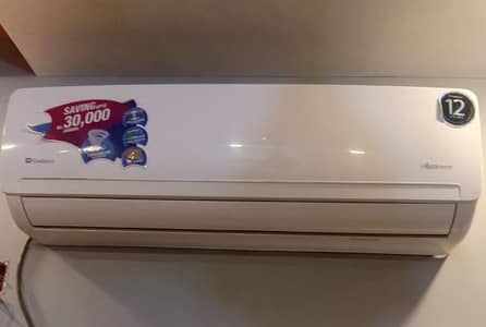 like new 1.5 ton inverter Ac