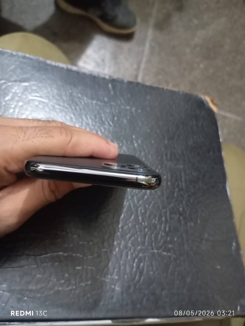 Apple iPhone 11 Pro 6