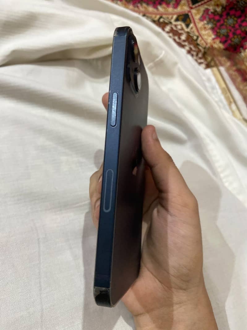 iPhone 13 2
