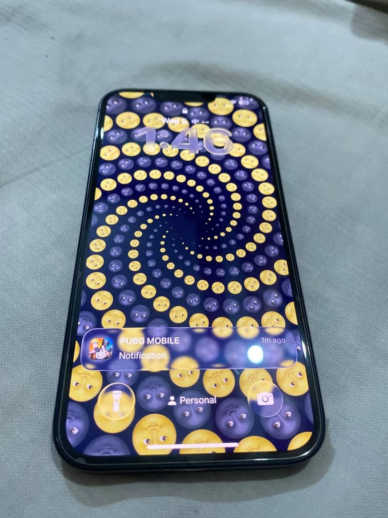 iPhone 13 4