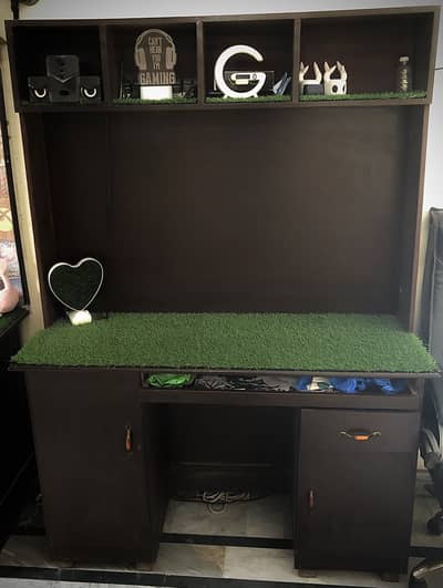GAMING AND OFFICE RACK