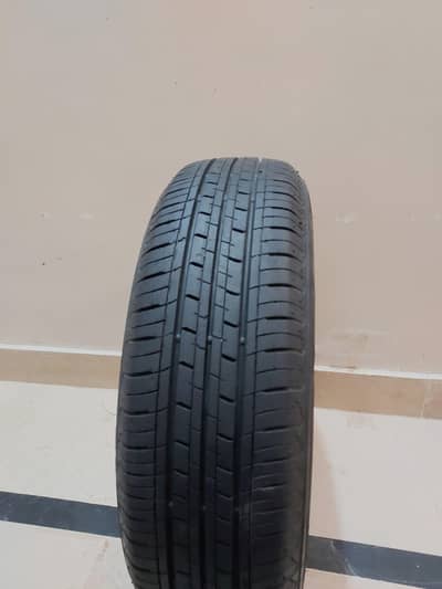155/65 r14 Bridgestone tyre without panchar for sell