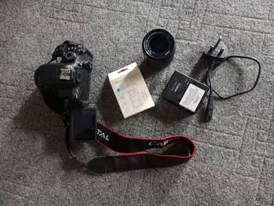 Canon EOS 700D DSLR Camera