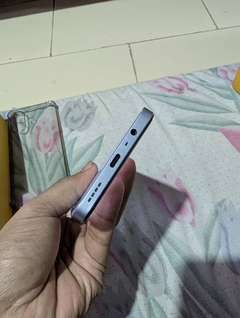Realme Note 60 4