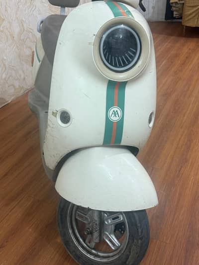 *AIMA Vintage Electric Scooty | 85KM Range | 50 Speed | Lahore*