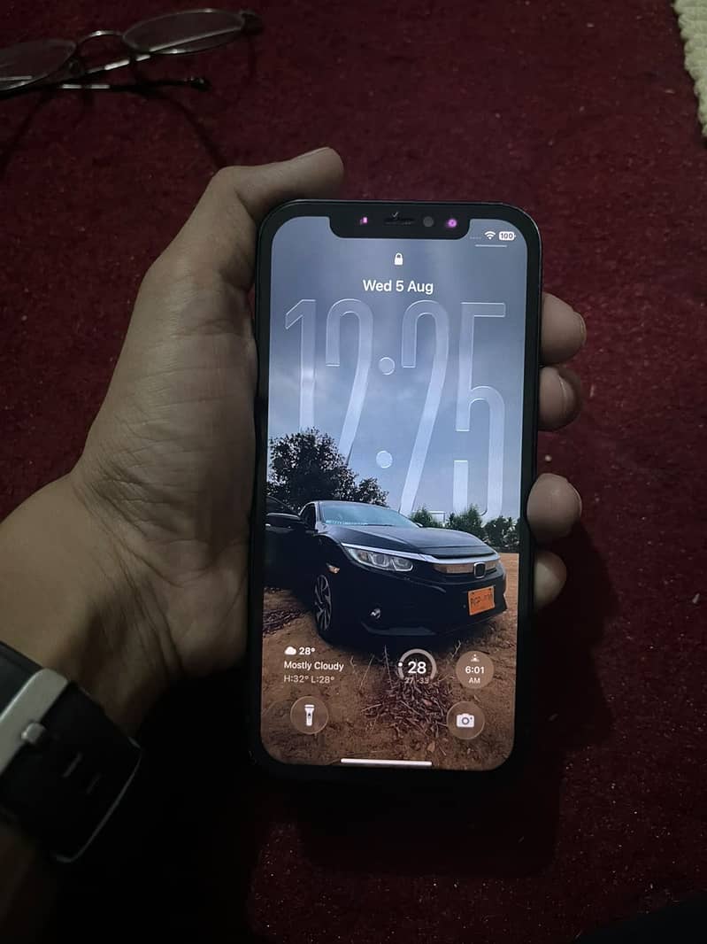 Apple iPhone 12 1