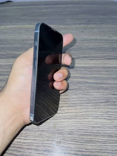 Apple iPhone 14