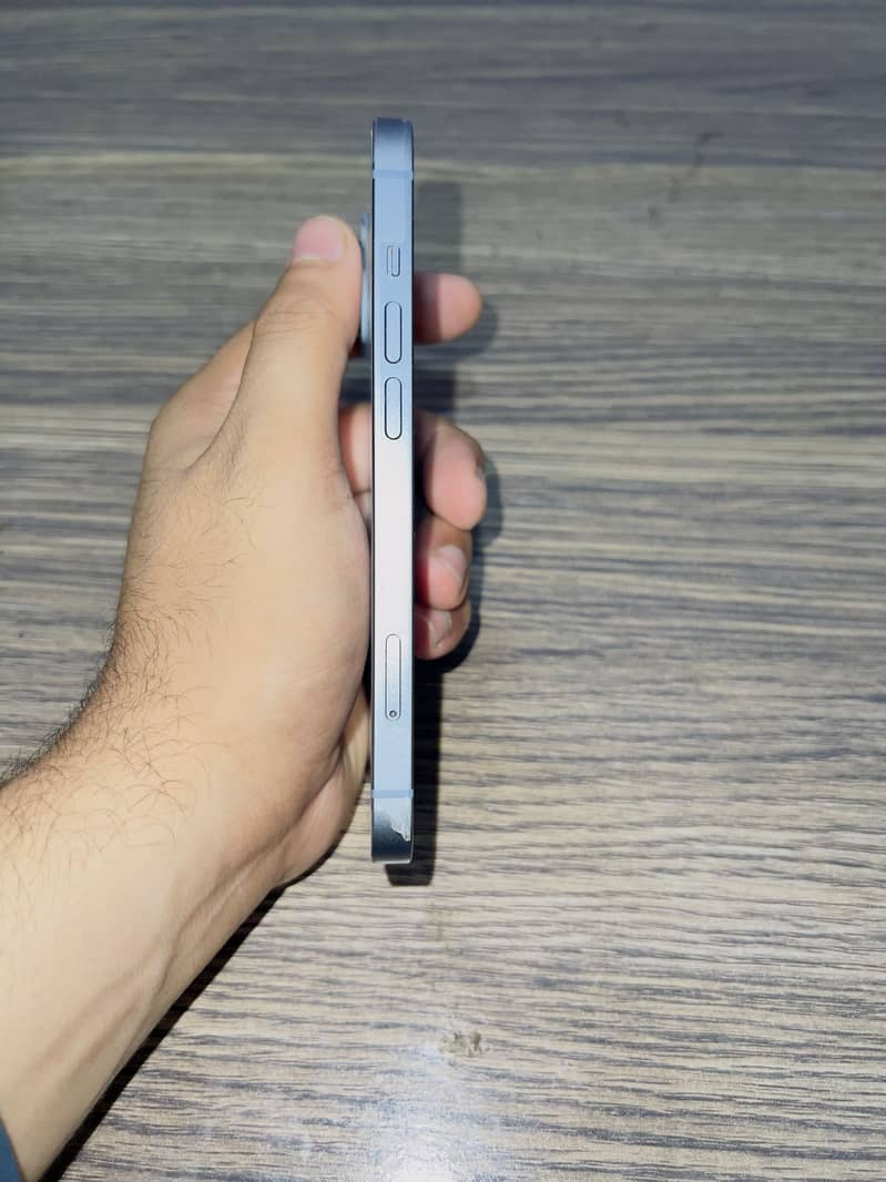 Apple iPhone 14 4