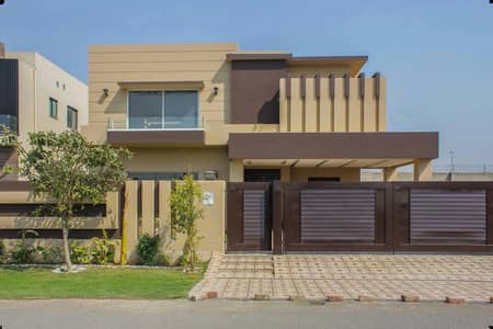 1 KANAL ELEGANT AND FULLY MAINTAINED SUPER HOT LOCATED BUNGALOW IS AVAILABLE IN THE BEST BLOCK OF DHA LAHORE.