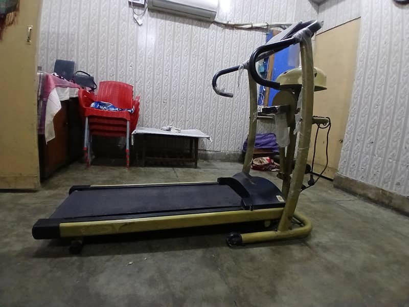 4 in 1 function treadmill 1