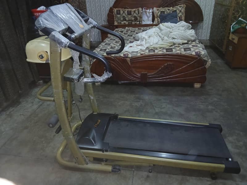 4 in 1 function treadmill 3