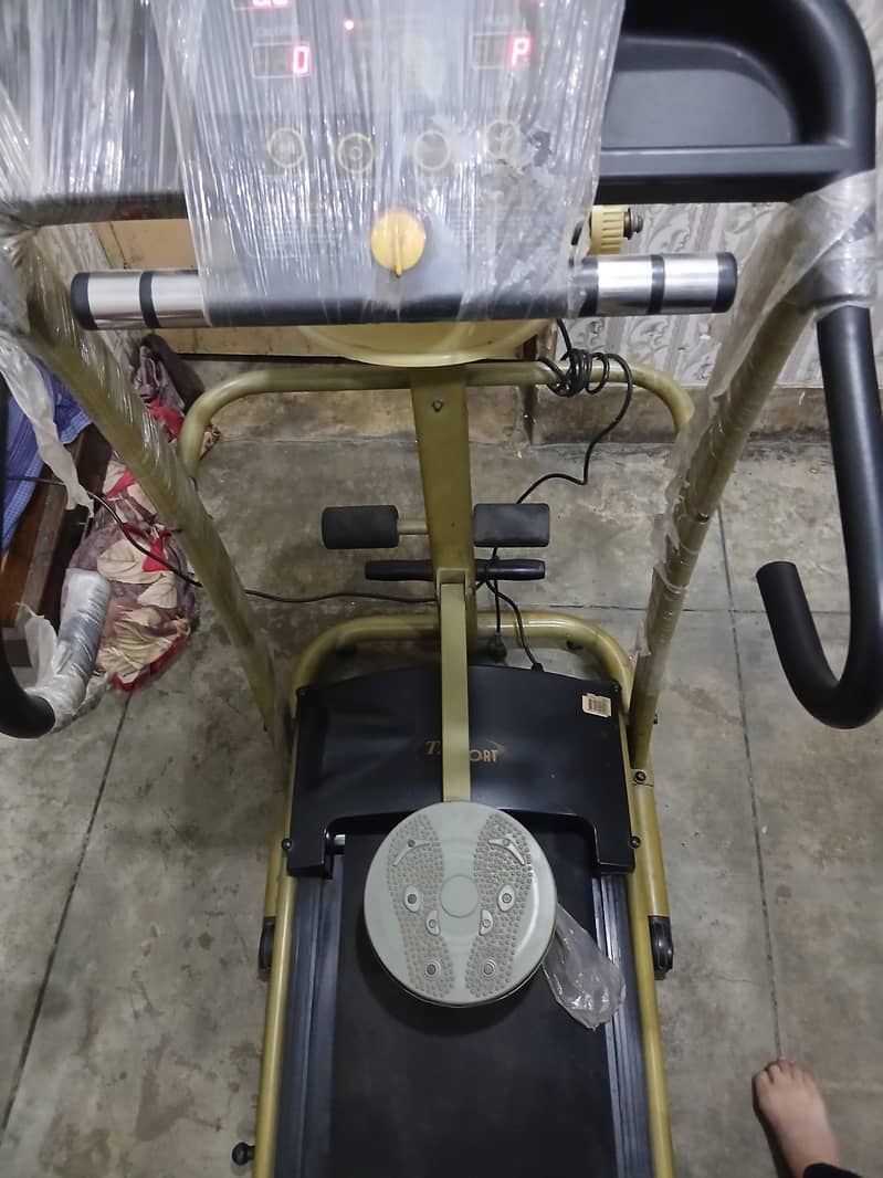 4 in 1 function treadmill 7