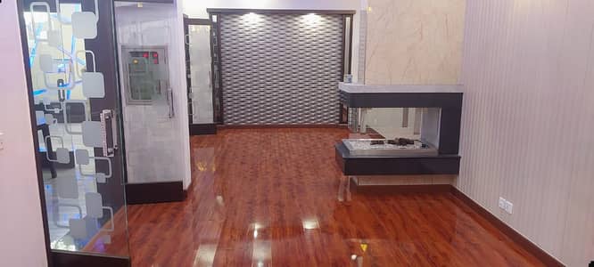 10 MARLA ELEGANT AND FULLY MAINTAINED LIKE BRAND NEW HOUSE IS AVAILABLE FOR RENT IN THE BEST BLOCK OF DHA LAHORE.