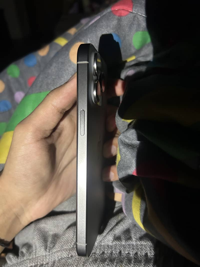 Apple iPhone 15 Pro Max 2