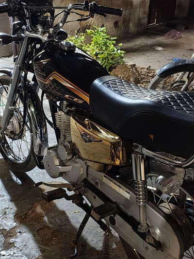 Honda 125 special gold edition 2025