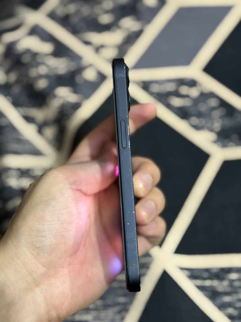 iPhone 13 jv 1
